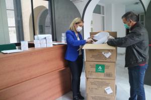 La Junta reparte 82.210 mascarillas en Almería