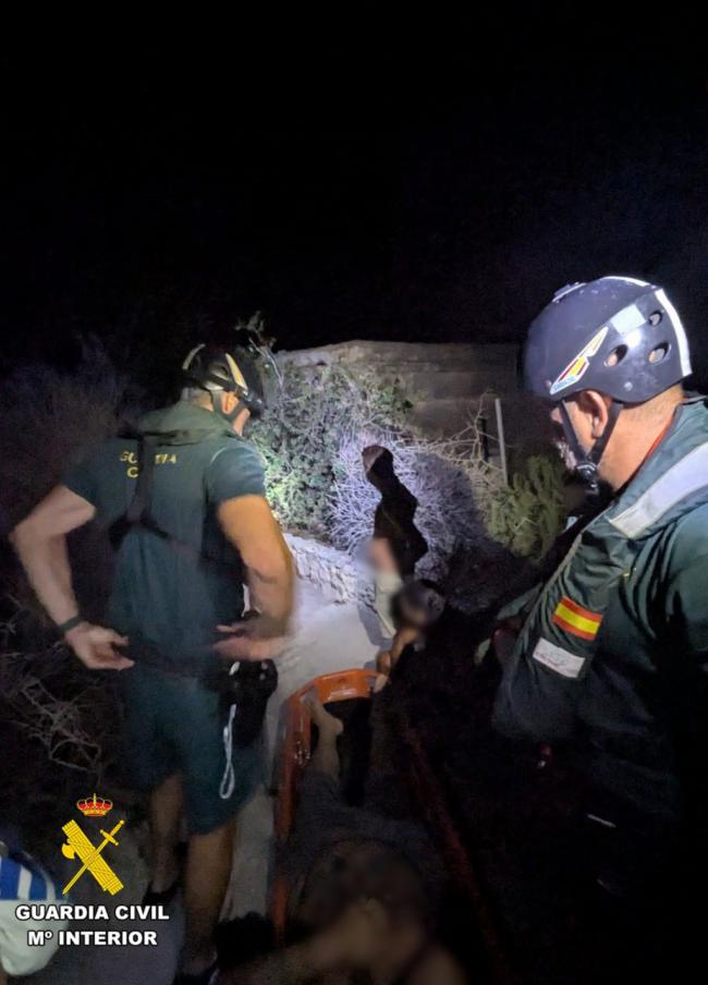 Rescatado por mar un hombre con movilidad reducida en la Cala de San Pedro