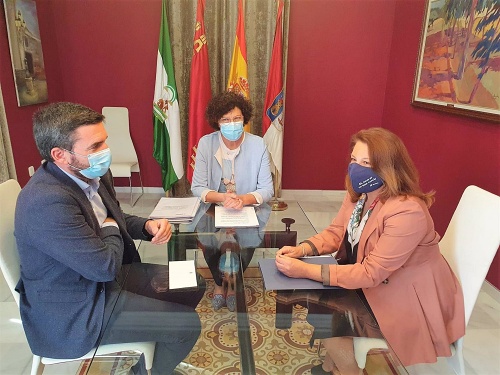 Andalucía y Murcia acusan al Gobierno de 'dinamitar' el Tajo-Segura y querer 'cargarse' la solidaridad hídrica