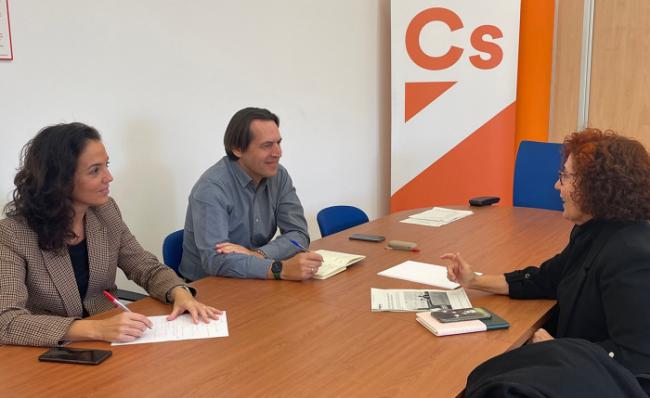 Burgos (Cs) atiende las demandas del Colegio de Psicólogos