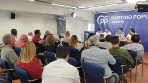 El PP prepara una campaña "cercana" con los alcaldes como protagonistas