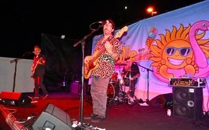 Gran concierto de la banda Rolenzos en ‘A pie de calle’