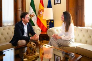 Reunión institucional y de trabajo de la presidenta de la APA y el delegado del Gobierno de la Junta