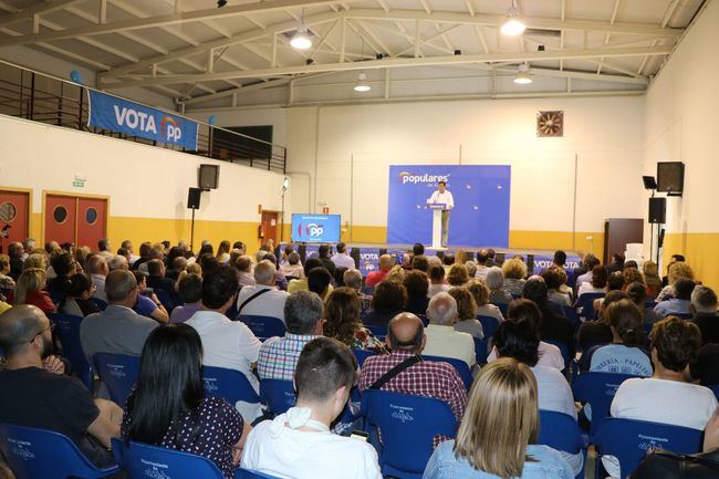 Góngora arranca la campaña en San Agustín incidiendo en la experiencia y solvencia del PP