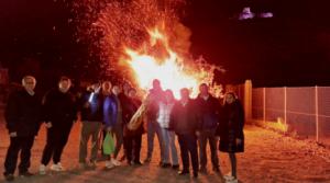 Dalías celebra los “sanantones” con música, hogueras y reparto de viandas