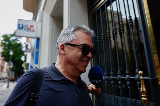 La UCO registra la sede del PSOE y se imputa a Santos Cerdán