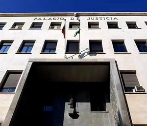 Hombre condenado por abusos sexuales a la hija de su pareja en Almería