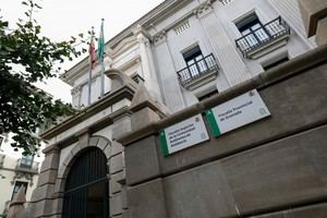 Hombre juzgado por cobrar la pensión de su madre fallecida durante 22 años