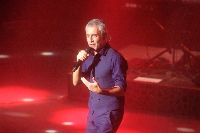 Sergio Dalma hizo un recorrido por las canciones italianas de ‘Vía Dalma III’ en Roquetas