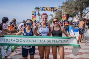 Triatletas de Roquetas brillan en el IX Triatlón Cros