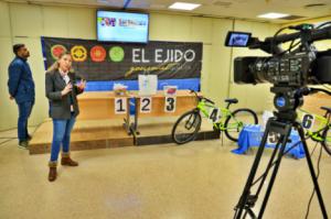 Almería celebra el espíritu de la San Silvestre con el reparto de premios