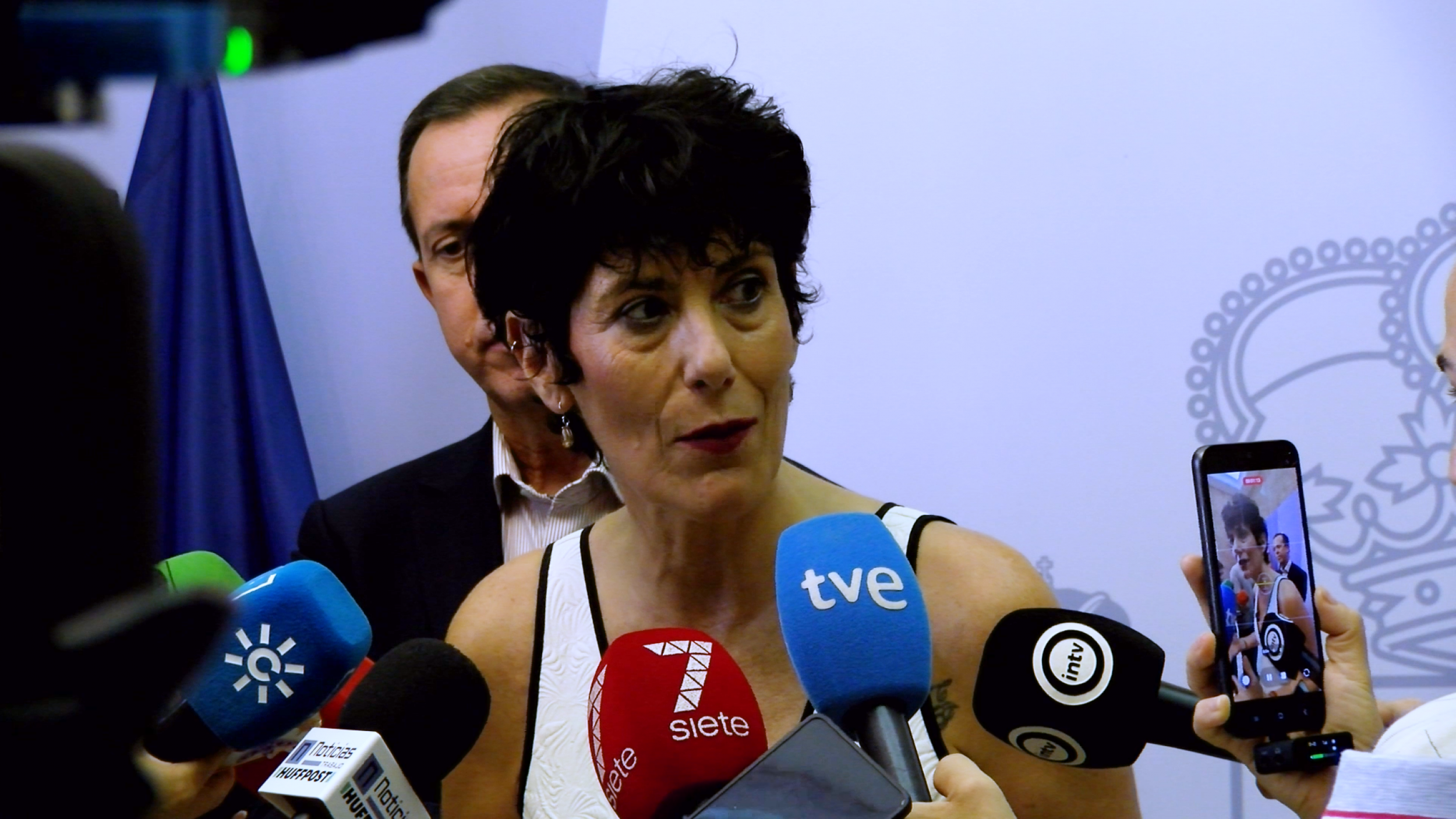 Saiz reitera en Almería su compromiso frente a la inmigración irregular tras la muerte de siete personas