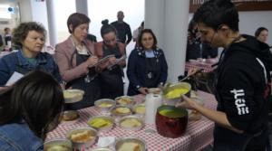 Éxito del Taller de Torrijas Creativas celebrado en el Museo de la Semana Santa de Berja