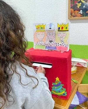 Actividades navideñas en Almería para niños en centros de acogida contra la violencia de género