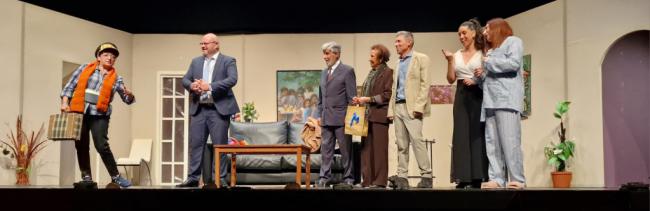 Gran éxito de la Escuela Municipal de Teatro de Roquetas de Mar con la puesta en escena de ‘Dinero B’