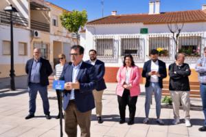 Pavimentan cinco caminos y restauran la Plaza Isla Baleares de Zurgena