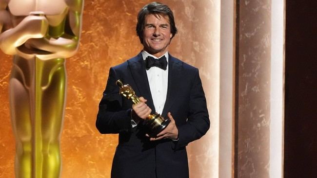 Tom Cruise recibe su primer Oscar Honorífico a los 63 años