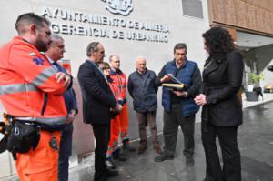 Primeros desfibriladores en la vía pública de la capital