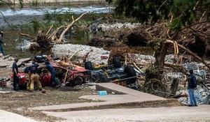 Aumentan las víctimas por inundaciones en Texas mientras buscan desaparecidos