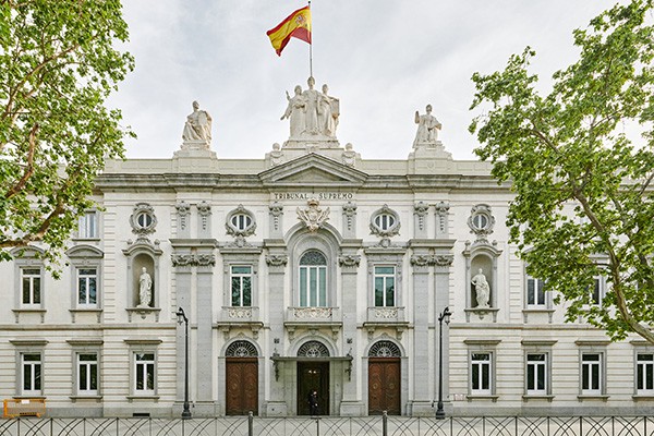 Supremo ratifica condena a hombre por abusos sexuales a su hija durante diez años en Almería