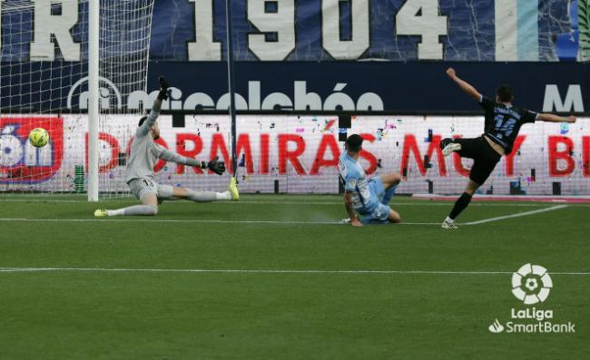 0-3: El Almería sigue mirando al ascenso directo