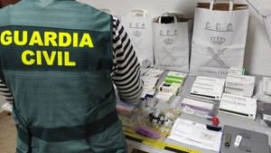 Desmantelan red de venta ilegal de medicamentos en Internet y detienen a 22 personas