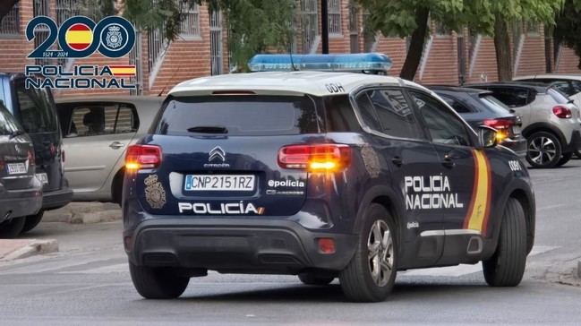 Ataque a la sede del PP en Huesca con pollos y huevos