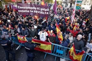 Detenido en protesta de Revuelta contra el PSOE: "Sánchez a prisión"