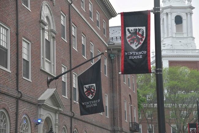 Juez impide la prohibición de Trump sobre estudiantes extranjeros en Harvard