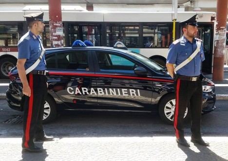 Padre arrestado por asesinar a su hijo de 21 años en Italia
