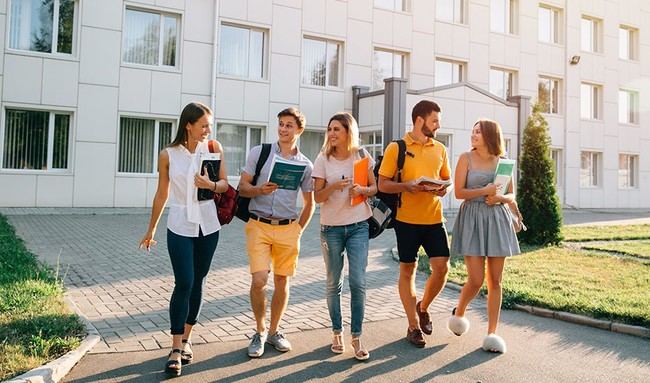 Más de 3.700 estudiantes ingresan en la Universidad de Almería este año