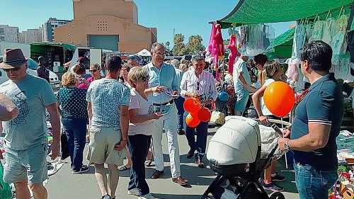 Vicente García expone al comercio ambulante las políticas fiscales de Ciudadanos