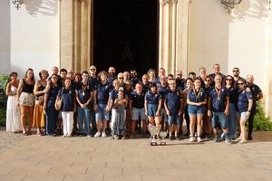 El manto de la Patrona recoge la pureza de URA Clan