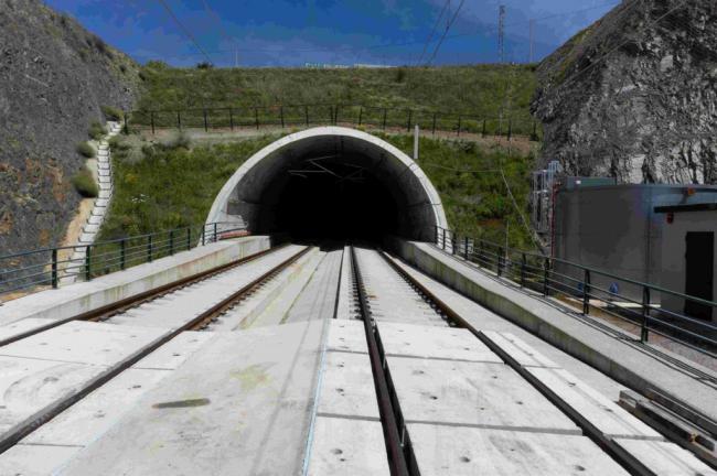 Adif adjudica contrato de 8.2 millones para traviesas en Vera-Almería