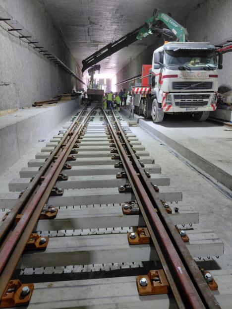 La Alta Velocidad toma forma en Almería con el montaje de los primeros kilómetros de vías
