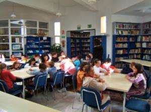 Vícar “siembra poesías” para celebrar el día mundial de este género literario