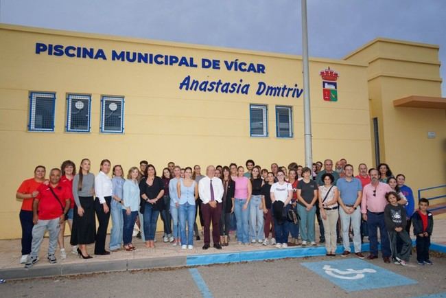 Vícar nombra su piscina en honor a la paralímpica Anastasia Dmytriv