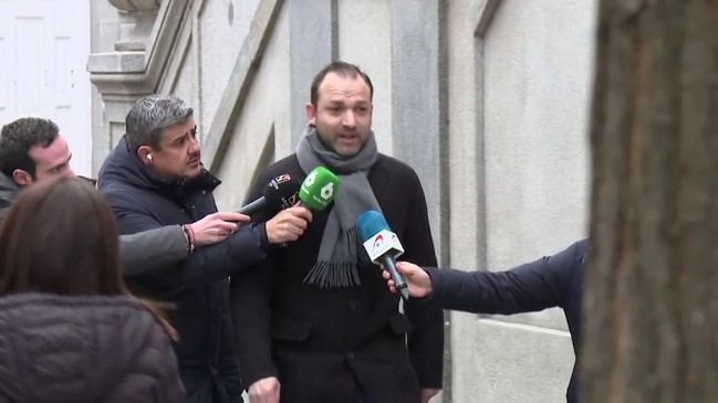 Víctor Ábalos acusa a Sánchez y Robles en defensa de su padre