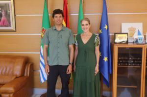 Julia Ibáñez y Víctor Fernández renuevan convenio de patrocinio
