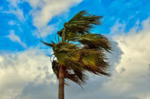 Almería cierra la Semana Santa con avisos meteorológicos por fuertes vientos y oleaje