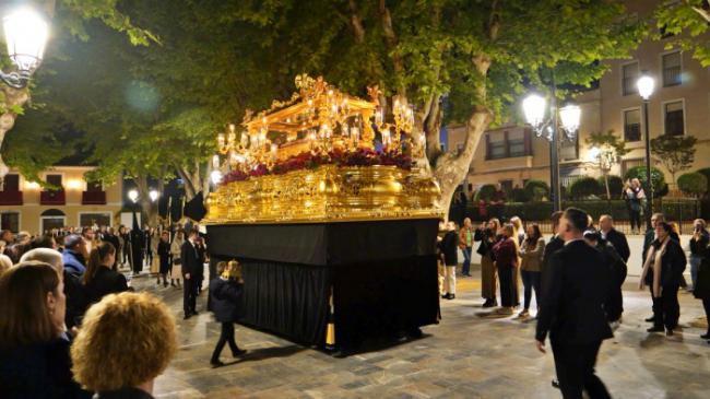 El Santo Sepulcro y la Soledad llenan de recogimiento y penitencia el Viernes Santo de Berja