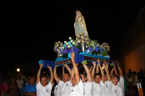 La barriada de La Gloria celebra sus fiestas en honor a la Virgen de Lourdes