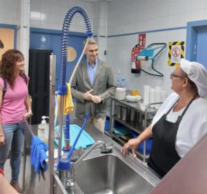 Empleo amplía la experiencia laboral de desempleados con más prácticas en empresas