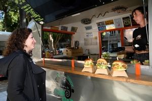 El Campeonato del Mundo de Foodtrucks vuelve a llenar la Rambla de Almería