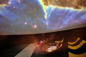 El cielo de Almería desde el Planetario móvil de la Plaza de las Velas