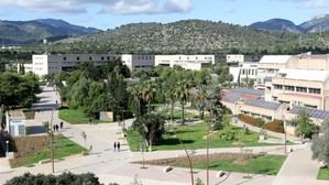 Estudiante herida al caerle una ventana en clase en Baleares