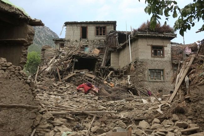 Más de 2.200 muertos tras el terremoto en Afganistán