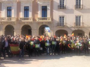 La España de Vox reune menos almerienses que los árboles de la Plaza Vieja