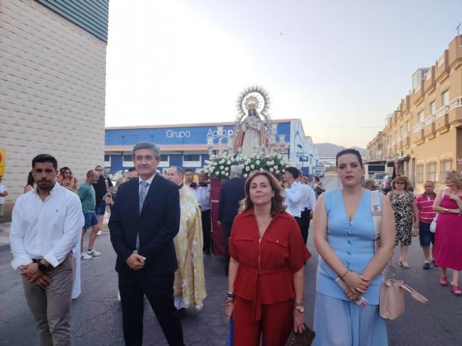 La Curva celebra el cierre de sus fiestas con una emotiva procesión