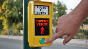 Vera instala pasos de peatones inteligentes para mejorar la seguridad vial